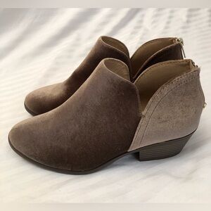 SODA Velvet Ankle Boots Booties V Cutout Brown Size 8